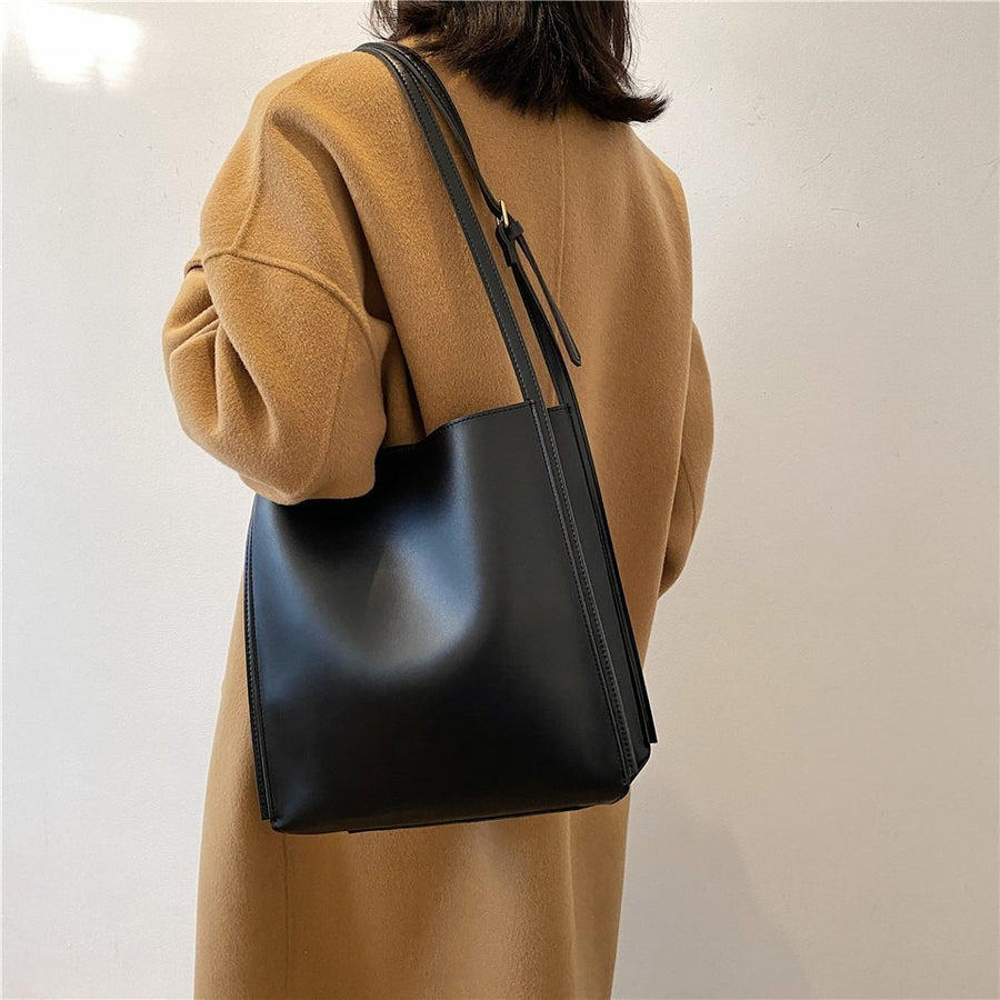 Helisent | Timeless Tote Bag