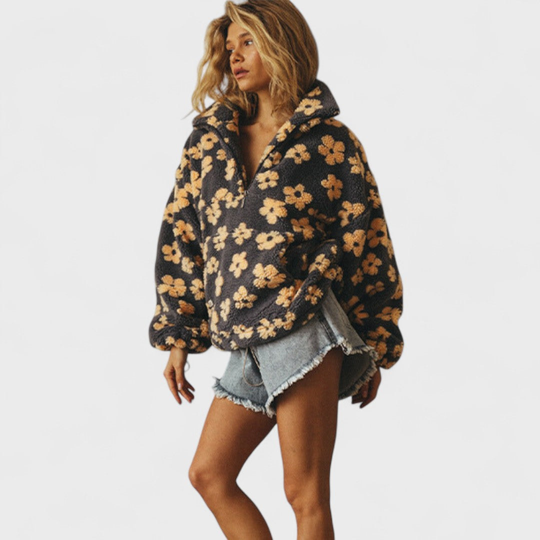 Vevina | Cosy Floral Top