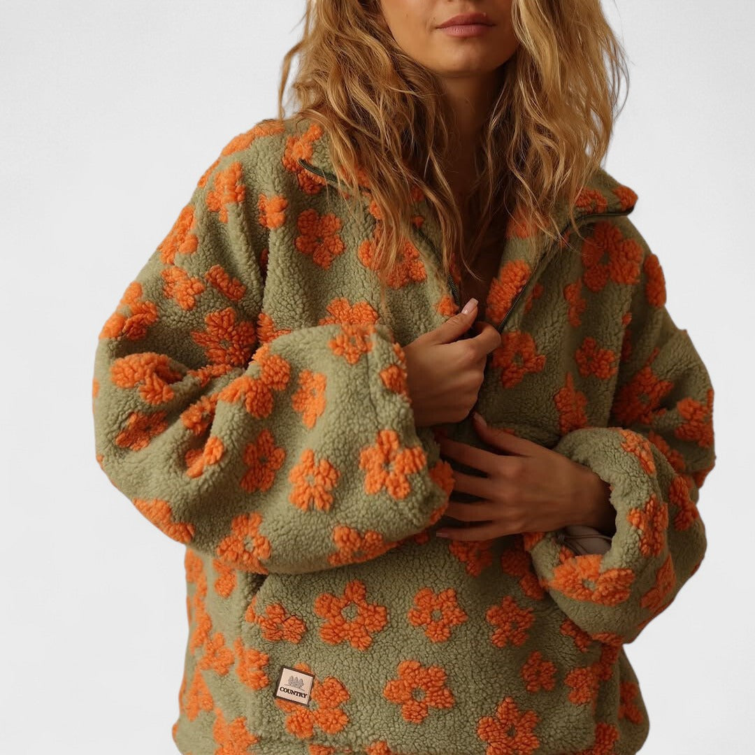 Vevina | Cosy Floral Top