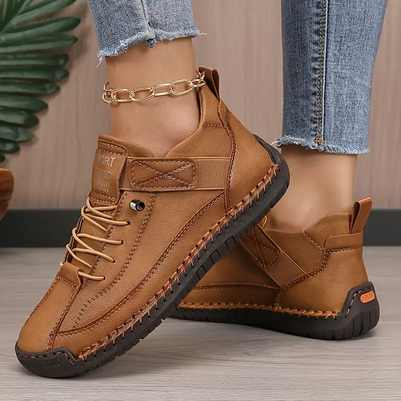 Cornelia | Classic Comfortable Trainers