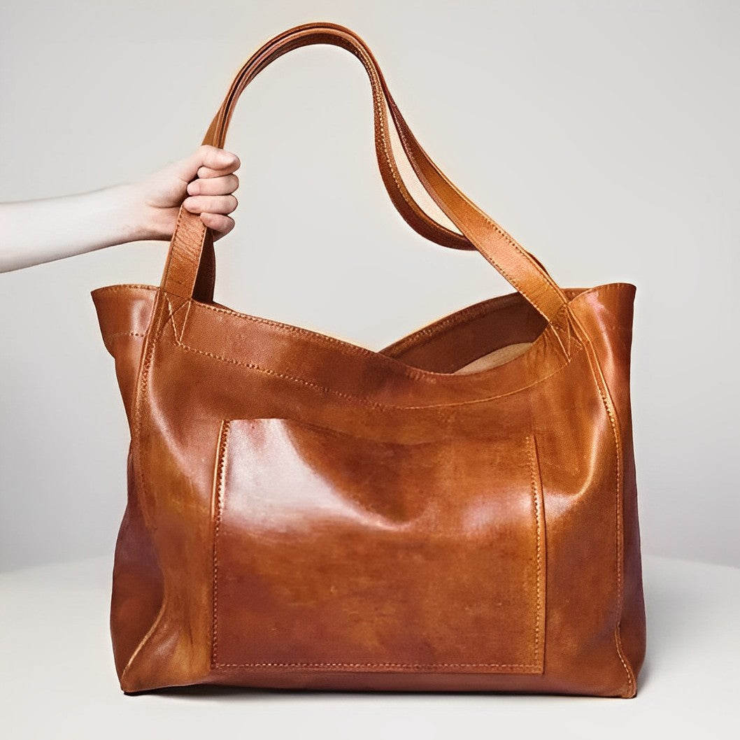 Cecily | Classic Handbag with Generous Space