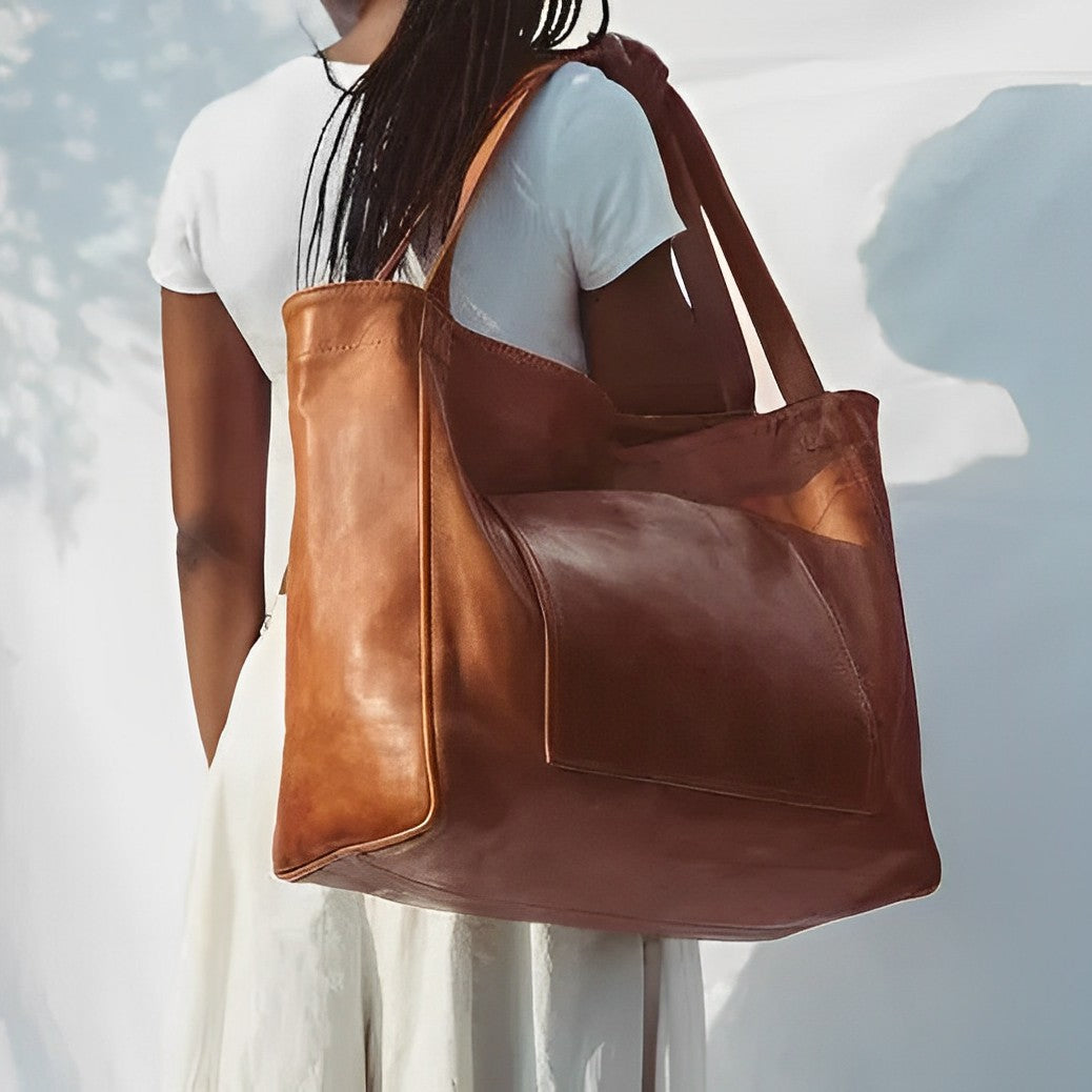 Cecily | Classic Handbag with Generous Space
